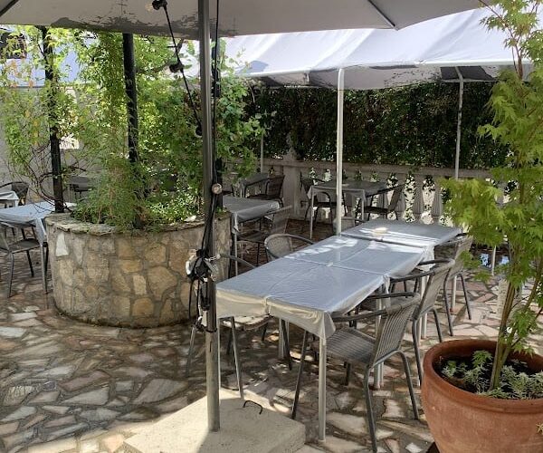 Restaurant La Grange à Montfermeil, France