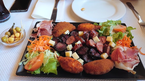 Restaurant La Grange à Montfermeil, France