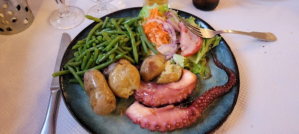 Restaurant La Grange à Montfermeil, France