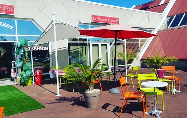 Restaurant La Marmite Express à Naveil, France