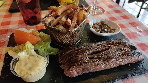 Restaurant La Marmite Express à Naveil, France