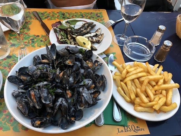 Restaurant La Pesquiere Et Le Mazagran à Saint-Tropez, France