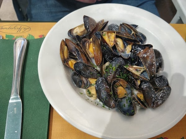 Restaurant La Pesquiere Et Le Mazagran à Saint-Tropez, France