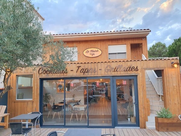 La Pinède Restaurant à Le Barcarès, France