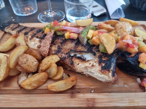 La Pinède Restaurant à Le Barcarès, France