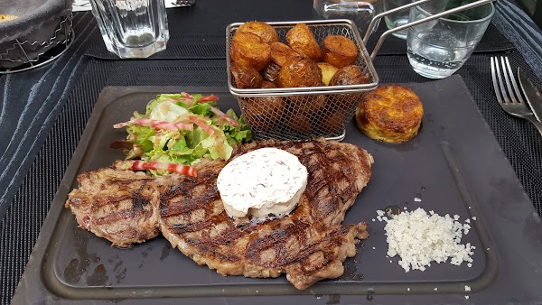 Restaurant La Plume Blanche à Tours, France