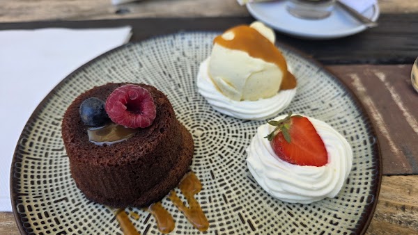 Restaurant La table des frangins Eyguieres à Eyguières, France