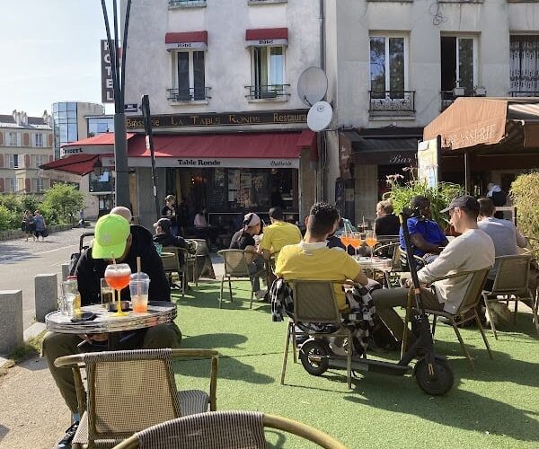 LA TABLE RONDE – Restaurant et Hotel à Saint-Denis, France
