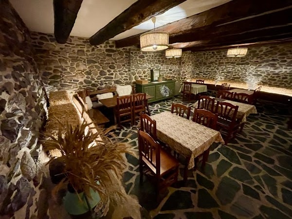 Restaurant La Tour d’Iravals El Pradet à Latour-de-Carol, France