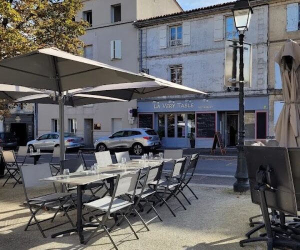 LA VERY TABLE salon de thé café restaurant à Angoulême, France