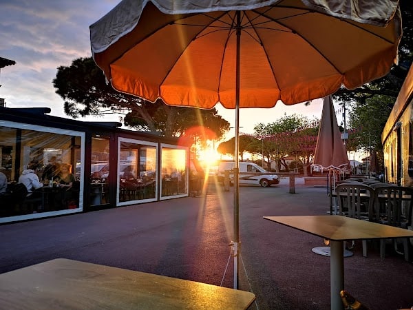 Restaurant L’Abri-Cotier à Hyères, France