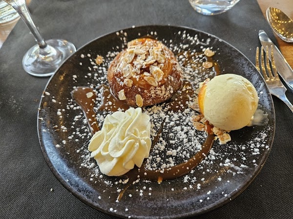 L’Absinthe Restaurant à Honfleur, France