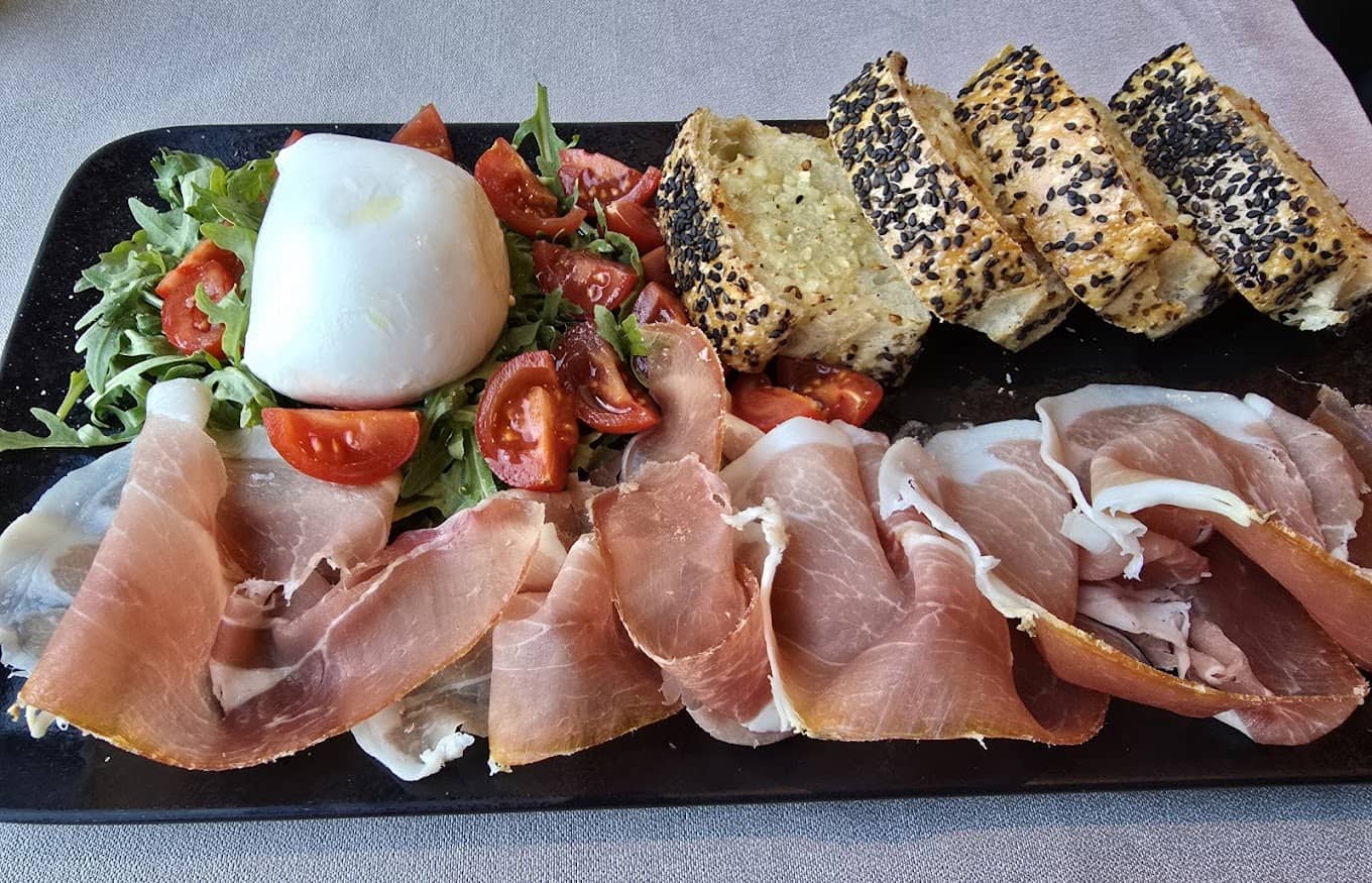 Restaurant L’Angolo Divino à Sanem, Luxembourg