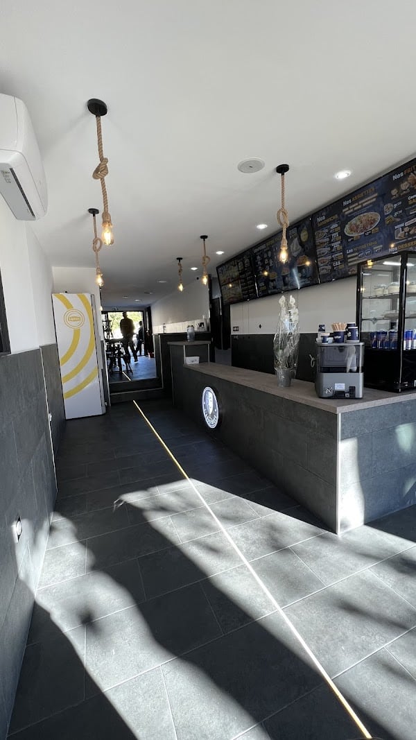 Restaurant l’Anonymous à Aigues-Mortes, France