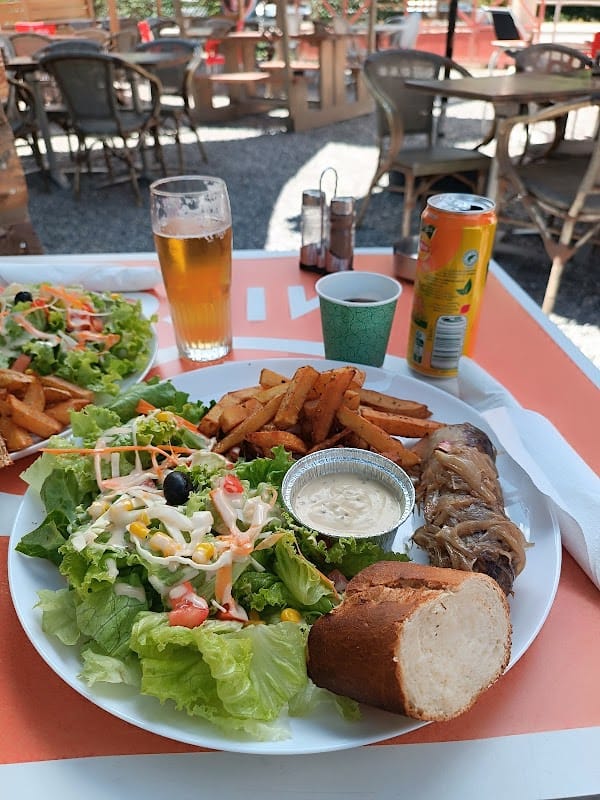 Restaurant L’Arc en Ciel à Garde-Colombe, France