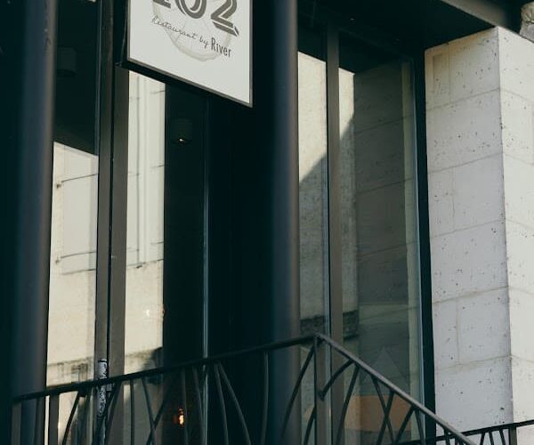 le 102 Restaurant à Angoulême, France