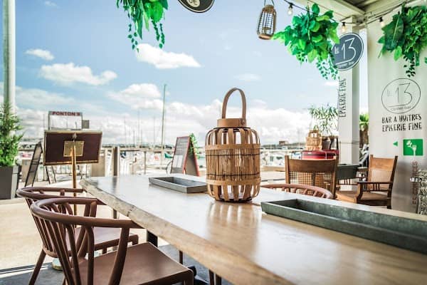 Restaurant Le 13 Oyster bar à Royan, France