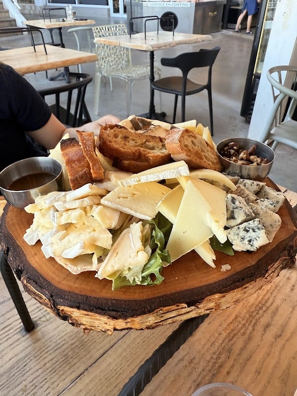 Restaurant Le 13 Oyster bar à Royan, France