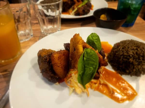 Le 1804 Restaurant Haïtien à Livry-Gargan, France