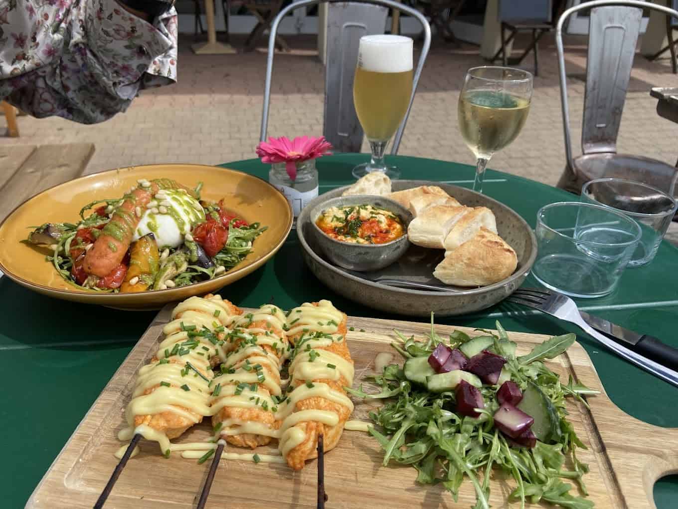 Restaurant Le Bavard à Lacanau, France