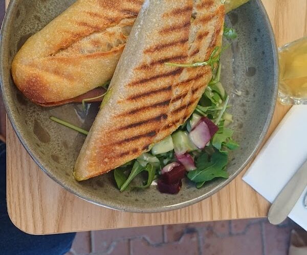 Restaurant Le Bavard à Lacanau, France