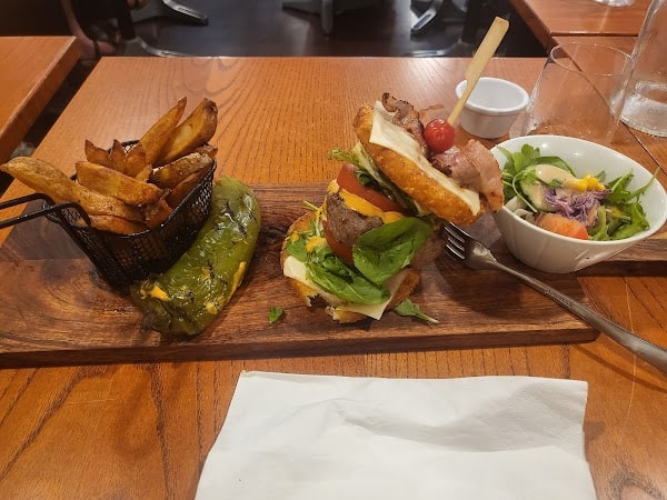 Restaurant Le Bistro Français Melun à Melun, France