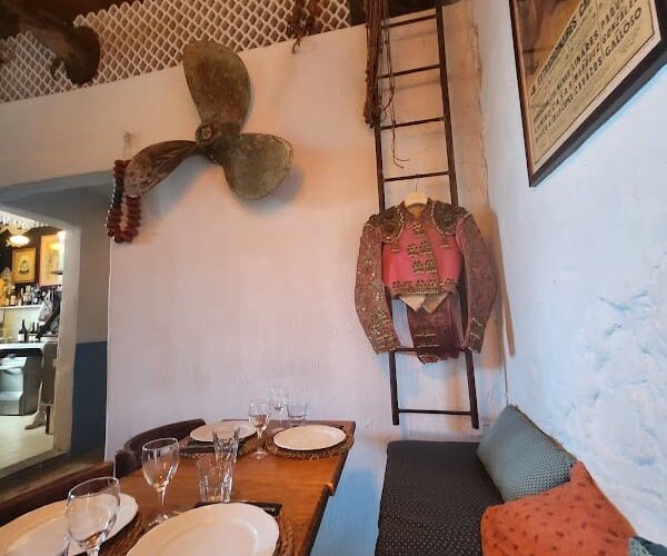 Restaurant Le Bistrot des Pêcheurs à Aigues-Mortes, France