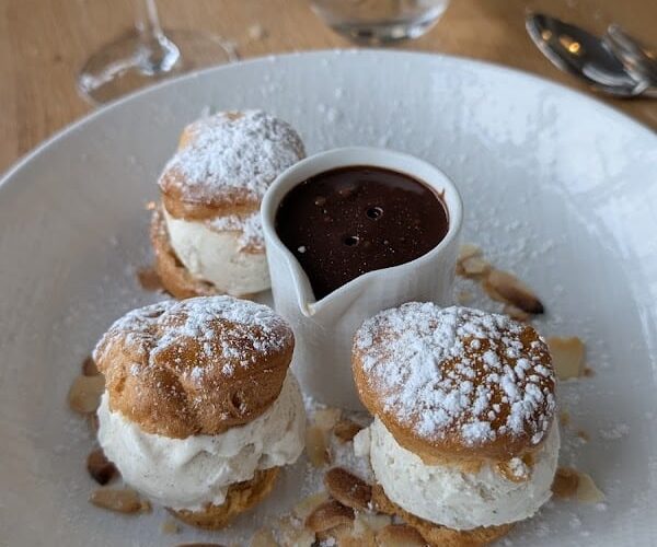 Restaurant Le Bleu Saignant à Poissy, France