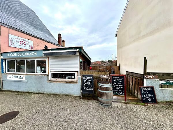 Restaurant Le cabanon et sa cave à vin à Lacanau, France