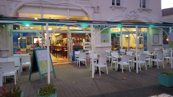 Restaurant Le Cafe De La Poste à Châtelaillon-Plage, France