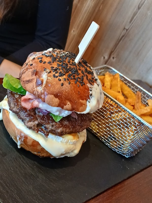 Restaurant Le Café Du Col à Châtillon-sur-Cluses, France