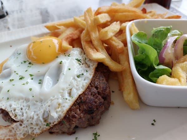 Restaurant Le Cardinal à Charleville-Mézières, France