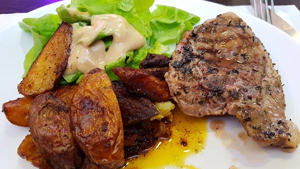 Restaurant le cep à Poissy, France