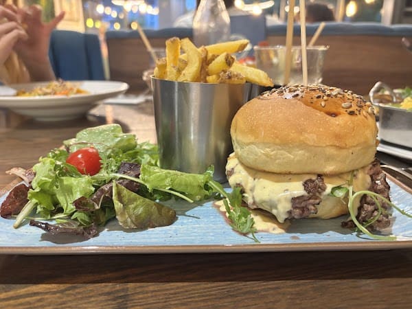 LE CERCLE – RESTAURANT / BRASSERIE à Montévrain, France