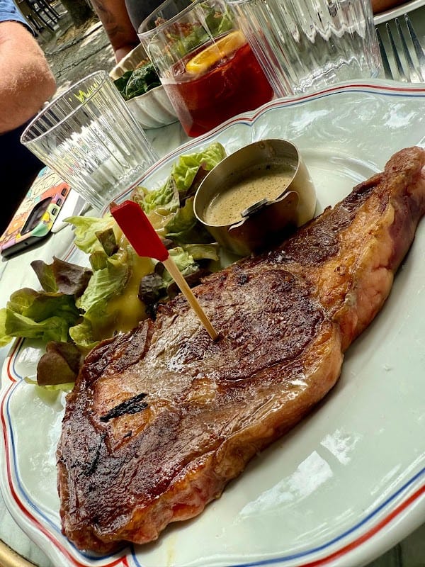 Restaurant Le Chat Noir à Angoulême, France