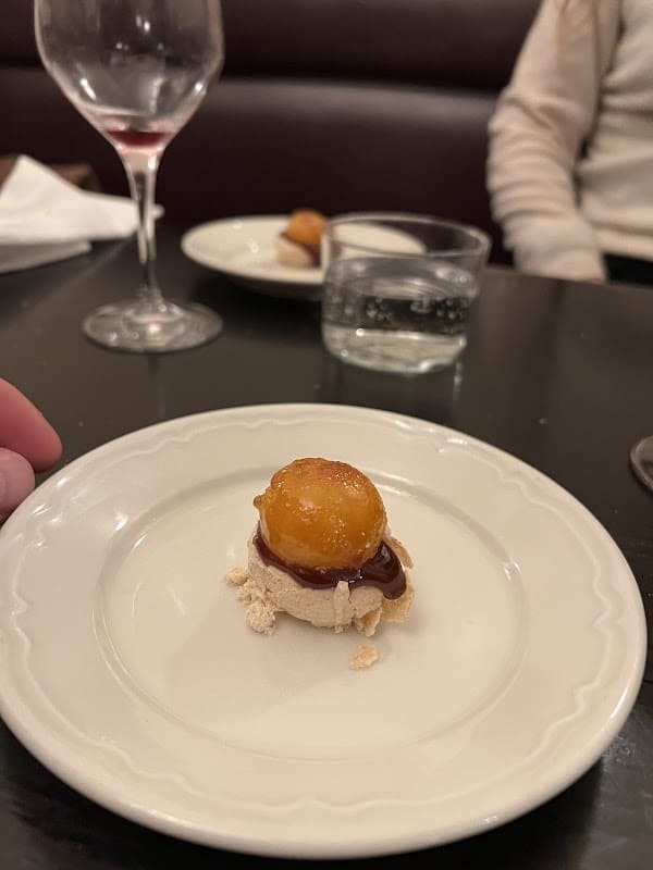 Restaurant Le Châteaubriand à Paris, France