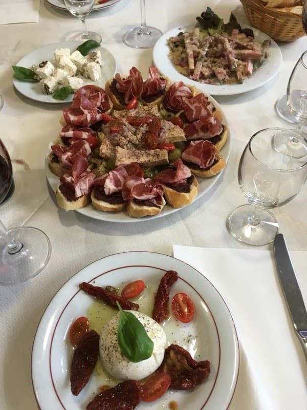 Restaurant Le Coq Hardi à Saint-Denis, France