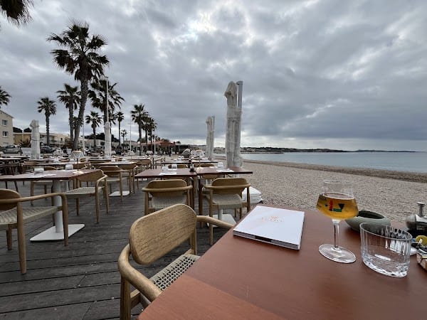 Le Five Restaurant & Plage Privée à Six-Fours-les-Plages, France