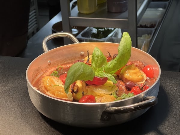 Le Five Restaurant & Plage Privée à Six-Fours-les-Plages, France