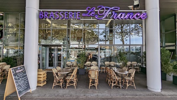 Restaurant Le France à Saint-Denis, France