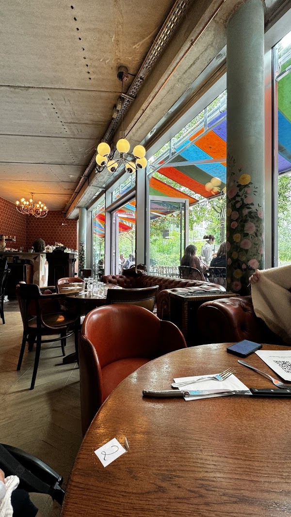 Restaurant Le Grand Bouillon Sauvage à Saint-Denis, France