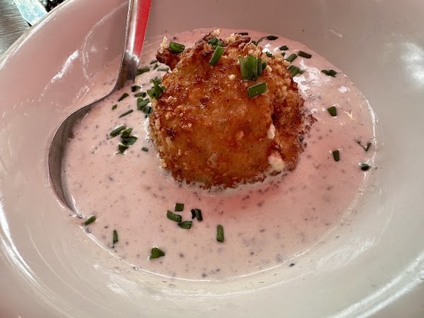 Restaurant Le Grand Bouillon Sauvage à Saint-Denis, France