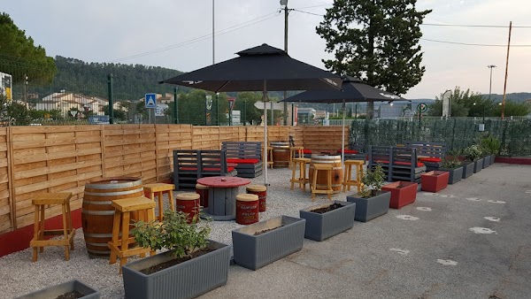 Restaurant Le J’S Brasserie à Le Luc, France