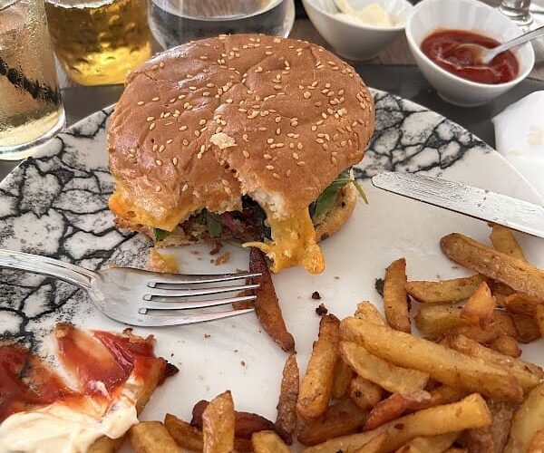 Restaurant Le Méditerranée by Christophe Ferre à Le Cannet, France