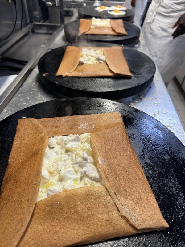 Restaurant Le Menhir à Serris, France