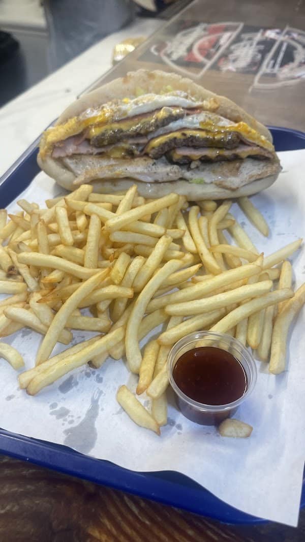 Restaurant Le Must à Vitry-sur-Seine, France