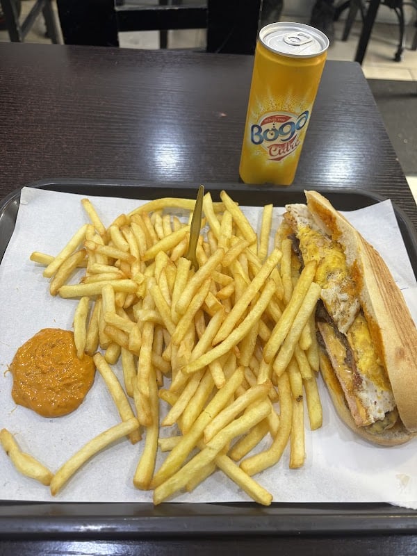 Restaurant Le Must à Vitry-sur-Seine, France