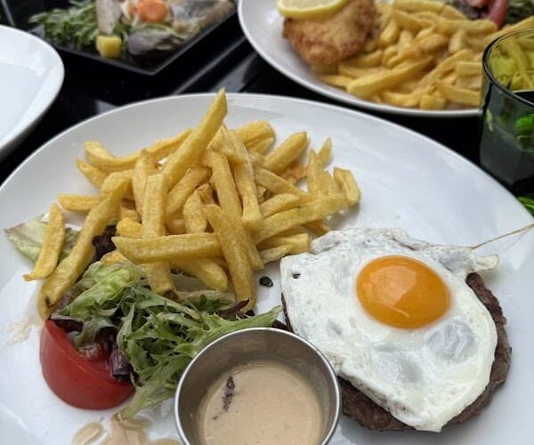 Restaurant Le Paris Versailles à Versailles, France