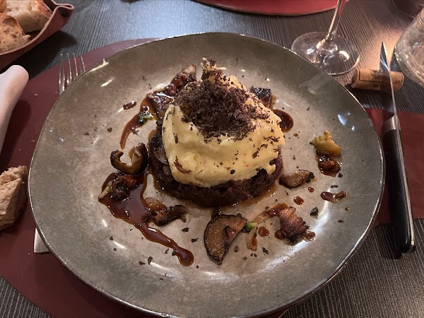 Restaurant Le Petit Louis à Aigues-Mortes, France