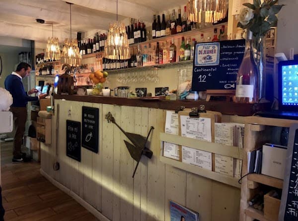 Restaurant Le Petit Pointu – Poissons & Fruits de Mer St-Tropez à Saint-Tropez, France